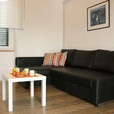 Zwei Zedern Holiday home *